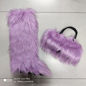 Stivali di pelliccia con borsa da ragazza occupata RS4807 bianco viola finto agnello mongoliano da donna stivali <span class=keywords><strong>invernali</strong></span> al ginocchio e borse - Product Image 2