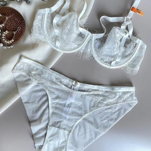 Ensemble soutien-gorge et culotte sexy en dentelle, vente en gros d'usine, lingerie transparente évidée pour femme, sous-vêtements tendance pour dames - Product Image 6