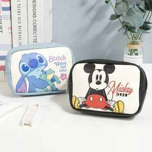 Pochette en cuir pour objets personnels - Product Image 1