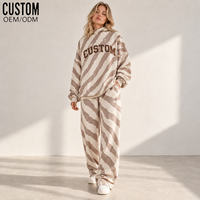 Ensemble décontracté deux pièces pour femme : Sweat-shirt oversize à col montant beige à rayures zébrées et pantalon large avec broderie appliquée