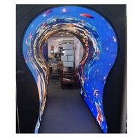 Pantalla LED Flexible para Exteriores 3840*2160 Resistente a la Humedad y al Polvo, Pantalla Curva Comercial para Exteriores
