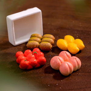 Figurines de fruits miniatures en résine, raisins artificiels, mini-modèles de fruits, jouets de cuisine pour enfants, fournitures de décoration de gâteaux - Product Image 4