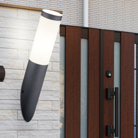 Lampe murale extérieure moderne en acier inoxydable étanche avec abat-jour en polycarbonate, ampoules halogènes E27 15W 3500K blanc chaud 20