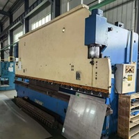 Presse plieuse hydraulique CNC industrielle de 6 m et 200 tonnes pour le pliage de tôles d'acier, plieuse métallique de haute précision
