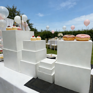 Supports de présentation carrés en acrylique de haute qualité pour buffet, blancs, pour la décoration de mariage et d'hôtel - Product Image 1