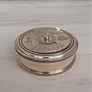 Boussole en laiton ALFA NAUTICAL, style vintage, 2 pouces, calendrier 100 ans, multifonction, portable, poche, randonnée, navigation, étui en cuir - Product Image 5