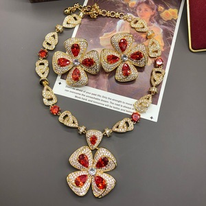 Set di Accessori ZHENXUN Heavy Industry: Orecchini e Collana con Zirconi, Stile Raffinato per il Mercato di Piccole Dimensioni, Design Unico a <span class=keywords><strong>Quadrifoglio</strong></span> - Product Image 2