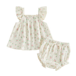 Ensemble 2 pièces d'été en mousseline pour bébé fille 0-18 mois : débardeur à volants et short bulle à nœud, motif floral, vente en gros - Product Image 1
