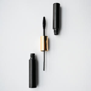 Crème liquide minérale personnalisée waterproof - Effet liftant longue durée pour des boucles volumineuses, des couches épaisses et une couverture complète des cils - Qualité professionnelle - Product Image 4