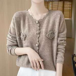 Cárdigan de Punto <span class=keywords><strong>Lila</strong></span> para <span class=keywords><strong>Mujer</strong></span> con Adorno Floral 3D y Botones - Product Image 2