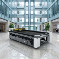 Machine de gravure et de découpe au laser CO2 1325 avec contrôleur Ruida CNC refroidi par eau pour le bois, le plastique et les matériaux non métalliques