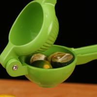 Handmatige citruspers van aluminiumlegering, makkelijk te gebruiken, met pulpzeef voor citroen, sinaasappel en limoen, duurzaam en makkelijk schoon te maken.