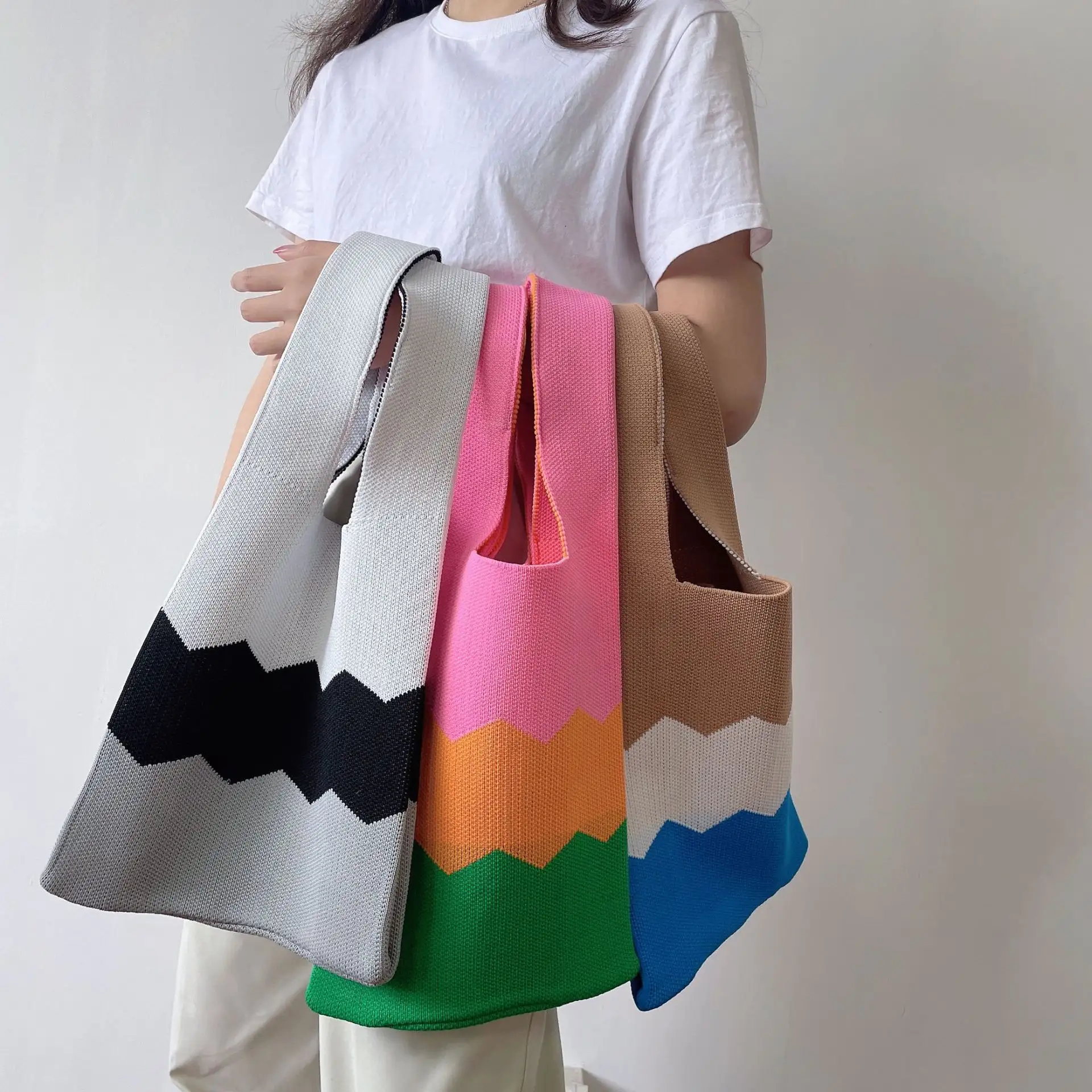 2024 Knitted Beach Bag Pleochroic Stripe Shopping Bag Knitted Tote Bag Women Handbags Ladies Striped