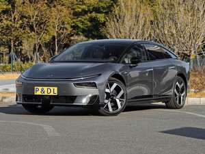 XPENG P7+ Plus Berline EV 325KM 615KM 685KM 725KM REEV Voitures d'<span class=keywords><strong>occasion</strong></span> Chine Voitures électriques Titre propre Faible kilométrage 2025 2024 2023 - Product Image 1