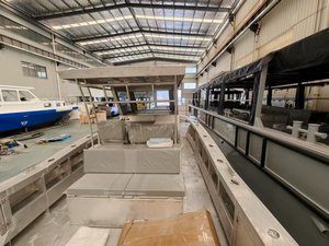 เรืออลูมิเนียม Gospel ขนาด 11 เมตร แบบคอนโซลกลาง สำหรับตกปลา ขาย - Product Image 3