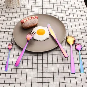 طقم أدوات مسطحة من الفولاذ المقاوم للصدأ سكين زفاف شوكة ملعقة أدوات مائدة بالجملة طقم أدوات تقديم طعام من الفولاذ المقاوم للصدأ تصميمات حسب الطلب بألوان قوس قزح - Product Image 5