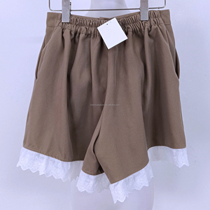 Shorts chino kaki personnalisés pour femmes avec bordure en dentelle - Product Image 3