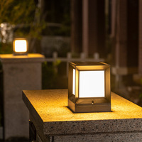 Lampe LED pour poteau de clôture de portail Lumière de pilier de jardin Imperméable à l'eau Décoration et éclairage Caractéristique Colonne lumineuse