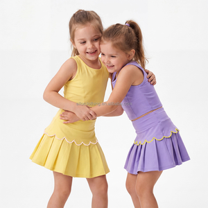 Ensemble de vêtements de yoga personnalisés pour filles à faible MOQ : haut sans manches et jupe plissée avec logo sur mesure - Product Image 2