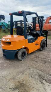 Chariot élévateur diesel d'occasion TOYOTA 7F30, 3 tonnes, fourches de 1520 mm, 3 m, 4,5 m - Product Image 2