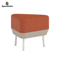 Ensemble de canapés modulaires SpaceUnited en tissu moderne pour la réception et le salon de bureau