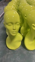 Cabeza de Maniquí de FRP Personalizada para Exhibición de Pelucas, Modelo de Cabeza Brillante con Soporte para Exhibición de Sombreros de un Solo Hombro para Accesorios de Tiendas Minoristas