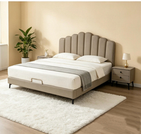 Cadre de lit en métal capitonné réglable et élégant, design durable et écologique, toucher doux et confortable pour la décoration de chambre moderne ou de villa