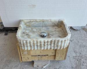 Lavabo de Mármol Calacatta Gold Acanalado de Lujo, Hecho a Mano, Encimera de Piedra Natural, Duradero y Pulido para Baño - Product Image 3