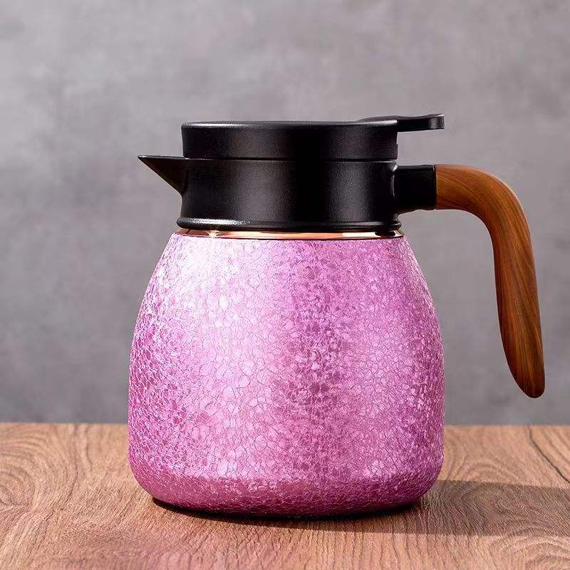 สีแดงอมม่วง