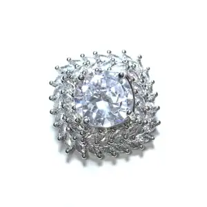 Haute qualité cristal feuille forme Zircon tige bouton strass coudre tige bouton utilisation pour vêtements et chaussures