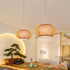 Lustres suspendus en rotin tressé fait main avec abat-jour rayé en bambou pour cuisine, salon, chambre à coucher, villa, couloir - Product Image 1