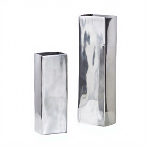 Maceta decorativa para el hogar de lujo única de aluminio pulido y jarrón de pilar de mesa para uso en interiores y exteriores - Product Image 1