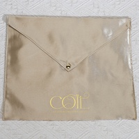 Pochette enveloppe en satin doré imprimé de logo personnalisé pour vêtements paquet de cheveux de luxe perruque enveloppe d'emballage de lingerie sac en satin de soie anti-poussière