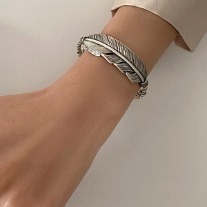 Modisches Versilbertes Accessoire Vintage Thai Silber Schwarzes Armband Temperamentvolles Feder-Armband für Damen als Geschenk - Product Image 4
