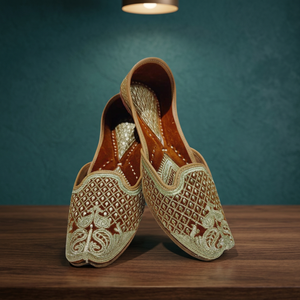 Chaussures pour femmes de style indien en cuir véritable imperméable, confortables et tendance, adaptées aux étudiantes, toutes saisons, conformes aux normes internationales BS - Product Image 1