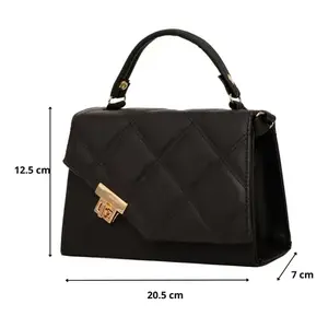Sac de poitrine matelassé noir Fana Special pour femme, motif « I Love Her », bandoulière en similicuir végétalien - Product Image 3