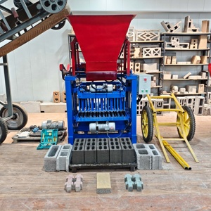 Machine à fabriquer des briques préfabriquées QT4-35, formuleuse de blocs polyvalente <span class=keywords><strong>pour</strong></span> les couvercles de puits, les bordures et les dalles de pavage - Product Image 5