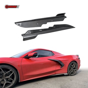 Jupes latérales de voiture en fibre de carbone de haute qualité, style Commas, pour Chevrolet Corvette C8 - Product Image 1