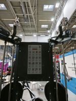 Machine Smith multifonctionnelle avec poulie à câble, pile de poids et panneau de guidage d'exercices – Équipement de fitness commercial pour salle de sport