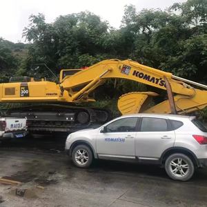 Excavadora Komatsu PC300LC Usada de Fácil Mantenimiento con Sistema Hidráulico Robusto en Buen Estado de Funcionamiento en Venta - Product Image 1