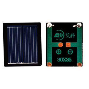 แผงโซลาร์เซลล์ Ak ขนาด 30x25 มม. โพลีคริสตัลไลน์ โฟโตโวลตาอิก แบบอีพ็อกซี่ สำหรับงาน DIY ผลิตไฟฟ้าด้วยมอเตอร์ขนาดเล็ก - Product Image 5