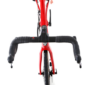 Vélo de route pour enfants en fibre de carbone léger de 24 pouces avec <span class=keywords><strong>22</strong></span> vitesses, pédale ordinaire, frein à disque, roues 700C, léger 8,5 kg - Product Image 6