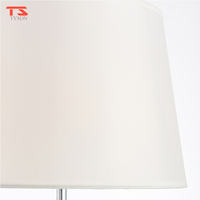 Top Vente Économiser de L'espace Petite Quantité Minimale De Commande Classique Créatif Peint À La Main Lampe de Table En Verre D'approvisionnement de Fabricant