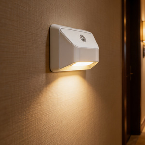 CHENJEES Luce Notturna con Sensore <span class=keywords><strong>di</strong></span> Movimento Ricaricabile LED in Materiale ABS Senza Cablaggio per Corridoi e Passaggi - Product Image 1