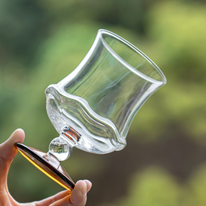 Tasse à boire en verre à pied motif lotus, en borosilicate haute résistance, pour thé, usage domestique, bureau, boissons froides, thé aux fleurs - Product Image 3