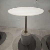 Table basse en marbre blanc