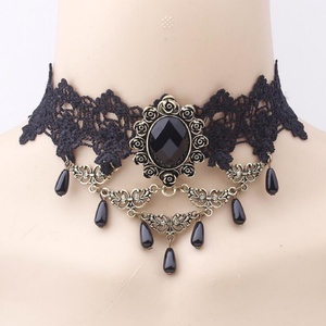 Ensemble de colliers ras du cou en dentelle gothique classique, velours noir avec chaîne de clavicule en cristal, pour occasions spéciales - Product Image 3