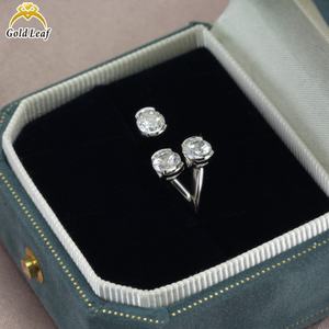 Anillo de Plata S925 con Piedra de Moissanita Redonda en Forma de D VVS de Goldleaf Jewelry - Product Image 6