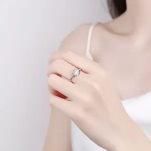 Luxo Estética Anel de Dedo 925 Sterling Silver das mulheres gelado Moissanite Noivado Casamento Promessa com Presente Potencial