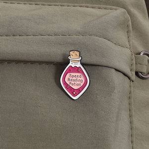 Broches de Esmalte para Amantes de los Libros, Diseño de Spray Mágico, Insignias para Mochila y Solapa, Joyería Divertida, Regalo para Amigos - Product Image 3